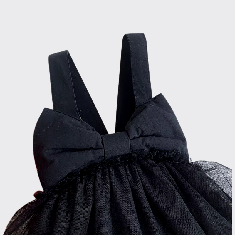 Big bow tutu in black close up