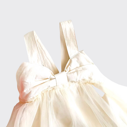 Big bow tutu in white close up