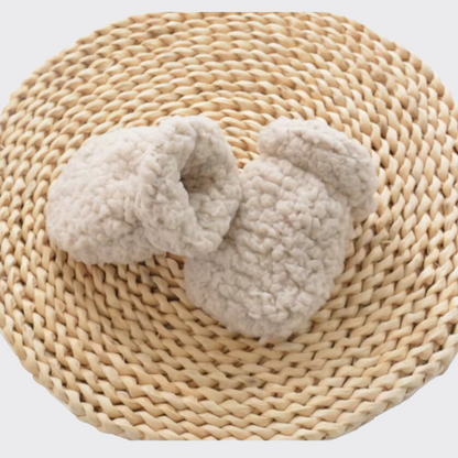 Teddy mittens in beige inside view